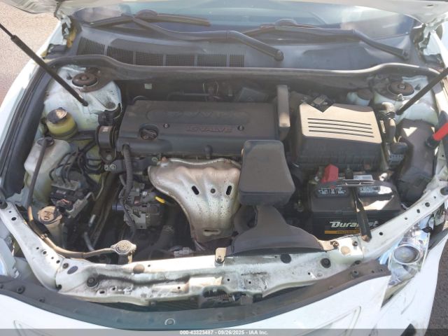 Toyota Camry Le Image 11