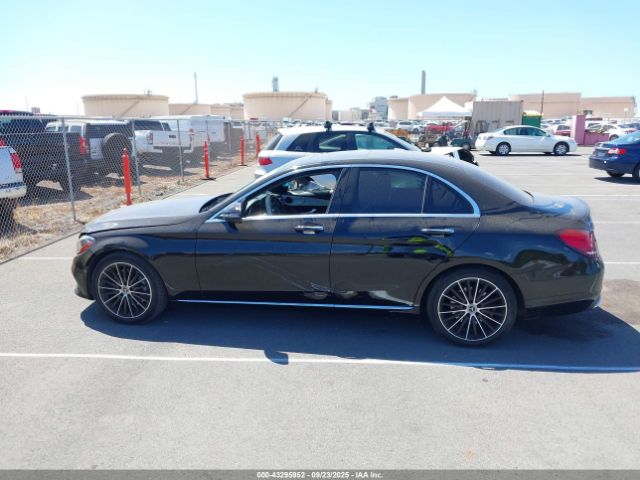 Mercedes-Benz C-Class Sedan Image 11
