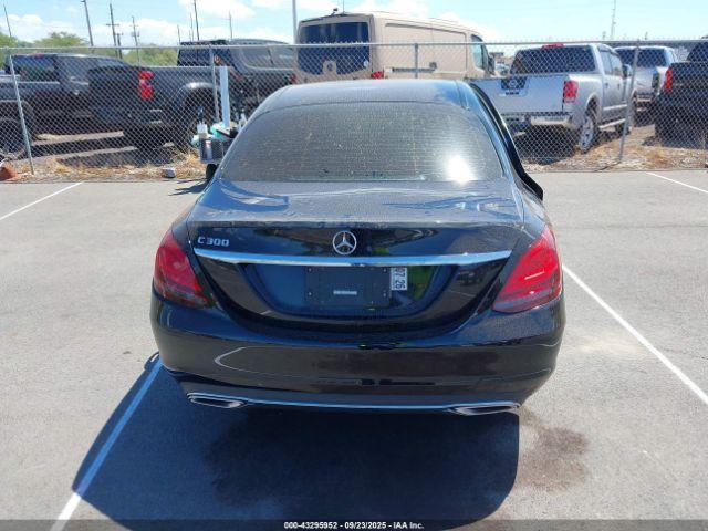 Mercedes-Benz C-Class Sedan Image 12