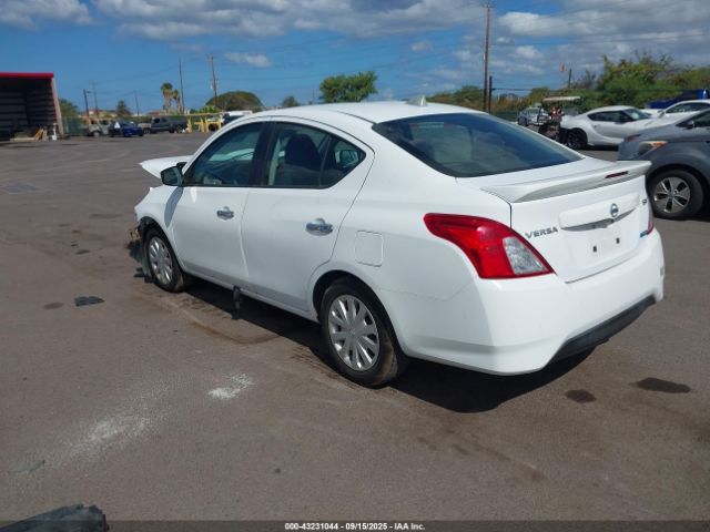 Nissan Versa Image 7