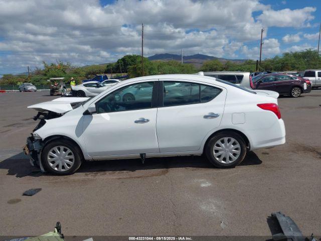 Nissan Versa Image 13