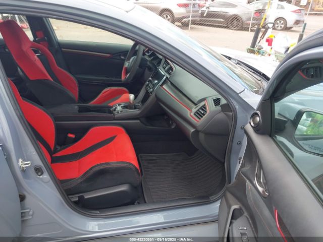 Honda Civic Touring Image 12