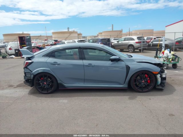 Honda Civic Touring Image 9