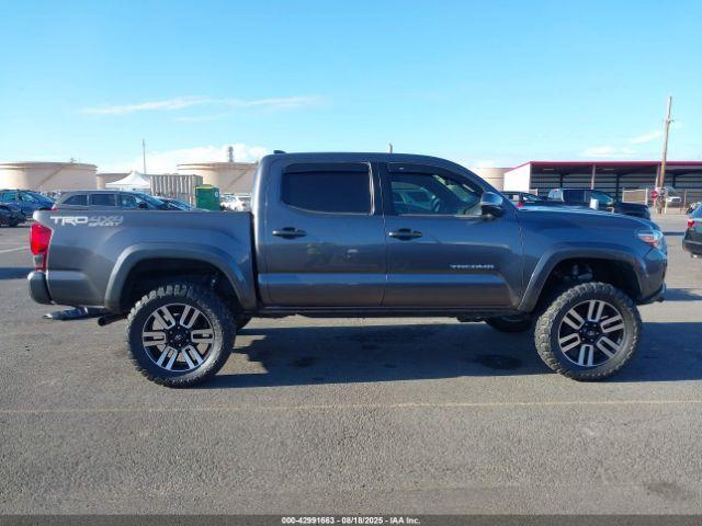 Toyota Tacoma Sr5 V6 Image 12