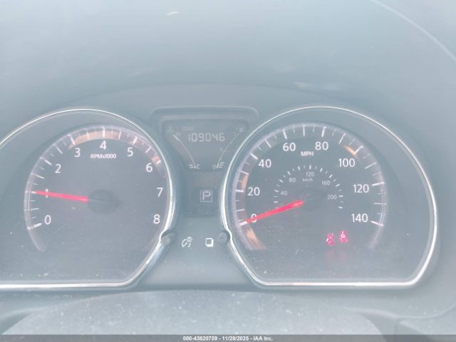 Nissan Versa Image 7