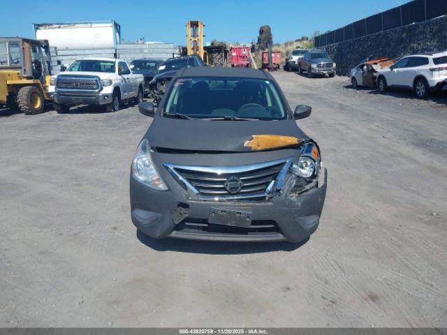 Nissan Versa Image 14