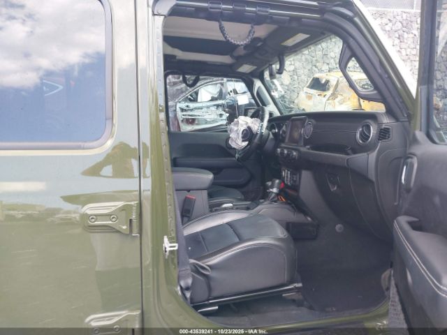 Jeep Gladiator Overland 4x4 Image 14