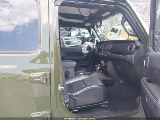 Jeep Gladiator Overland 4x4 Image 14