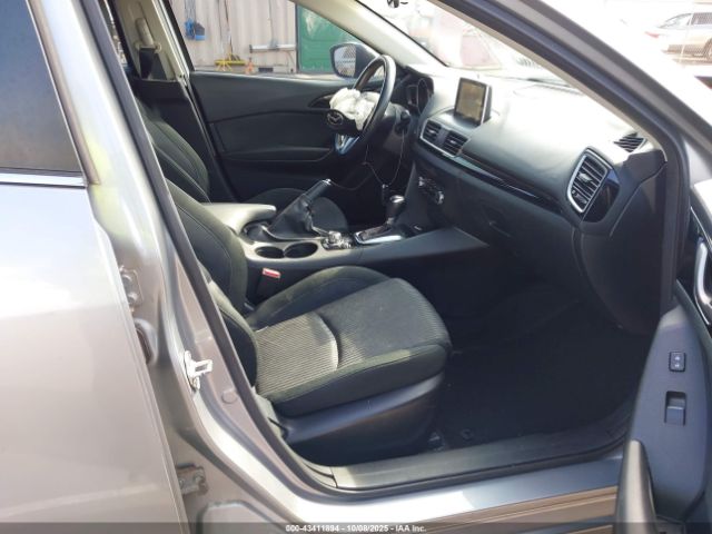 Mazda Mazda3 I Touring Image 8