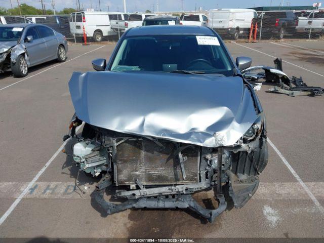 Mazda Mazda3 I Touring Image 3