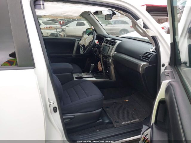 Toyota 4Runner Image 2