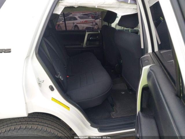 Toyota 4Runner Image 7