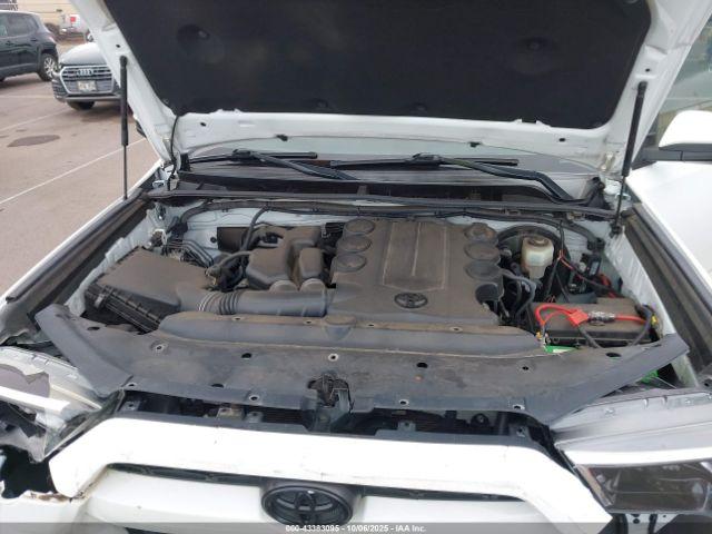 Toyota 4Runner Image 8