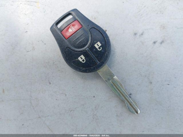 Nissan Versa Image 8