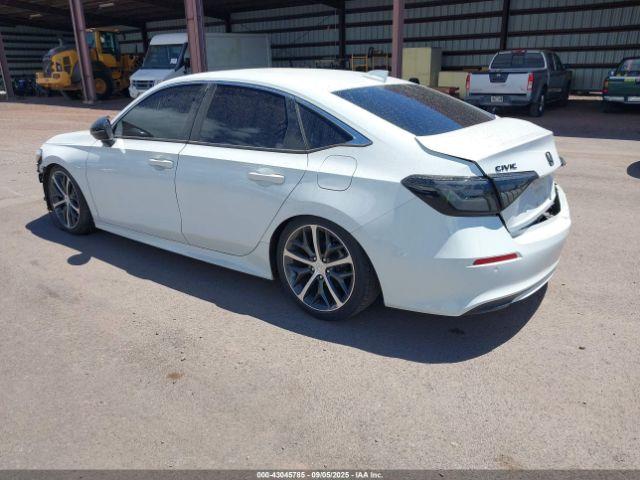 Honda Civic Touring Image 2