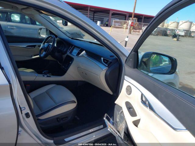 INFINITI Qx Essential Image 9