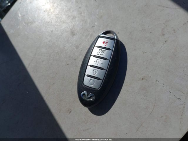 INFINITI Qx Essential Image 2