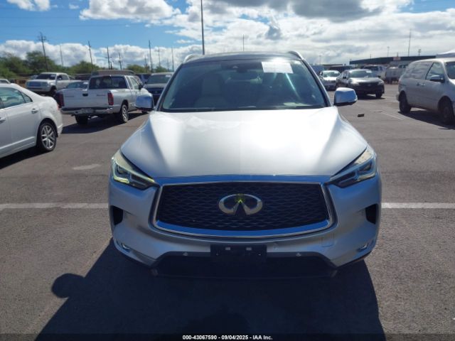 INFINITI Qx Essential Image 8