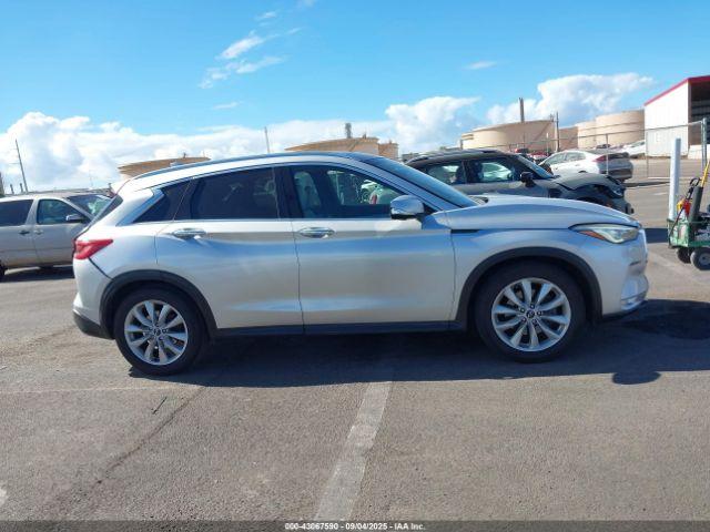 INFINITI Qx Essential Image 15