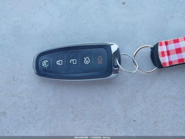 Ford Escape Titanium Image 10