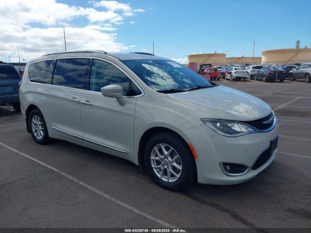  Salvage Chrysler Pacifica