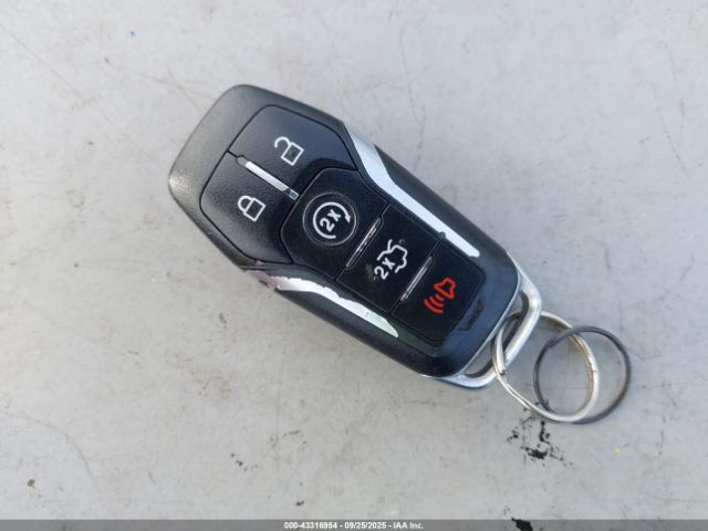 Ford Explorer Limited Image 17