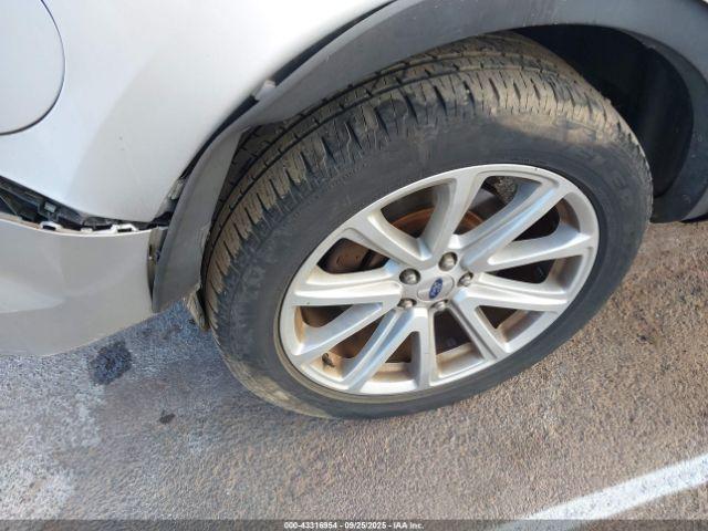 Ford Explorer Limited Image 5