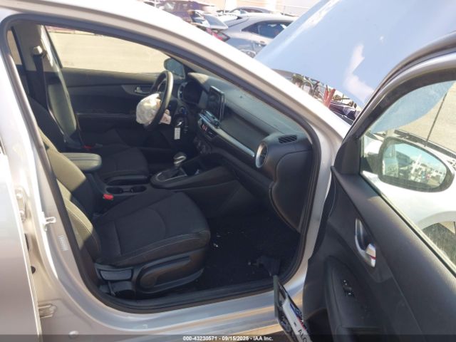 Kia Forte Lxs Image 17