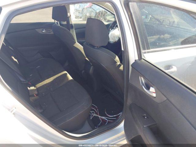 Kia Forte Lxs Image 7