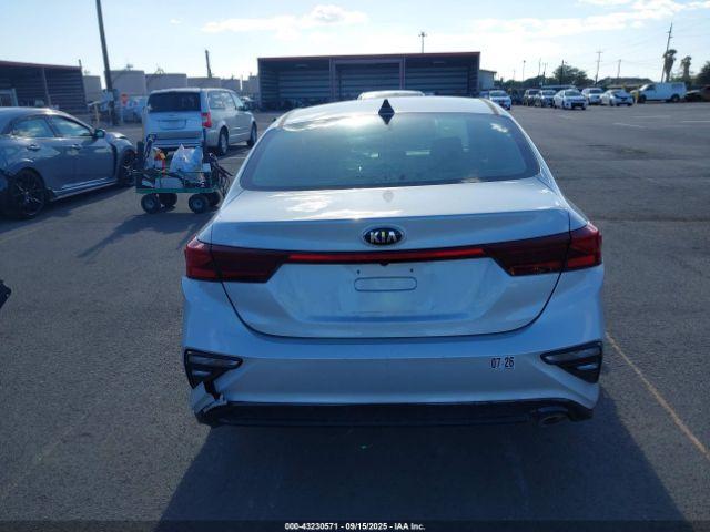 Kia Forte Lxs Image 11