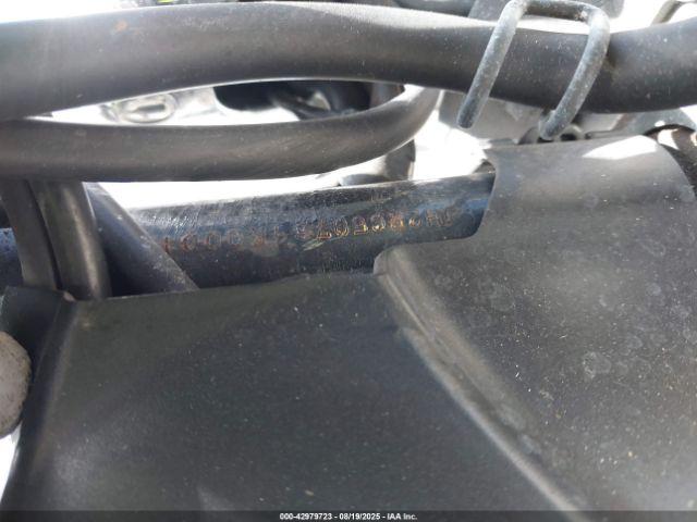 Honda Vt750 Ca Image 7