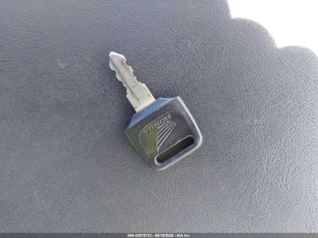 Honda Vt750 Ca Image 11