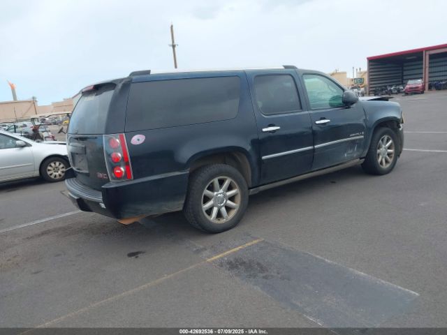 GMC Yukon Denali Image 7