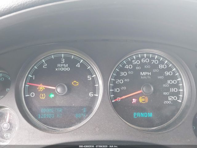 GMC Yukon Denali Image 8