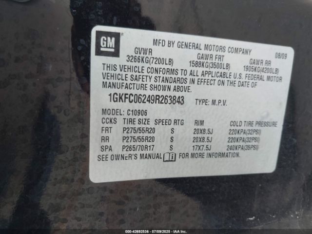 GMC Yukon Denali Image 4