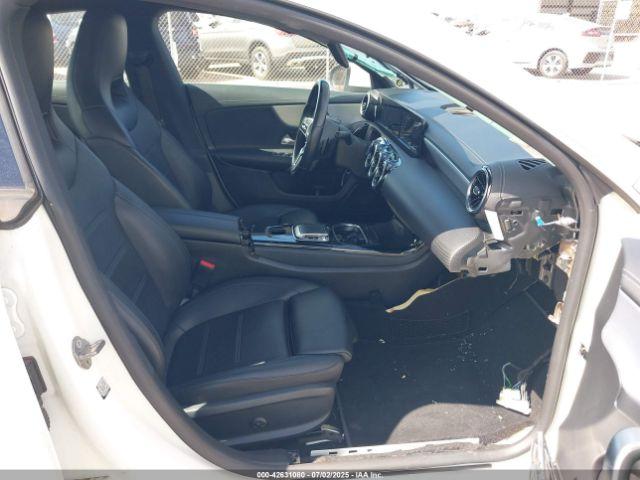 Mercedes-Benz Cla-class Image 3