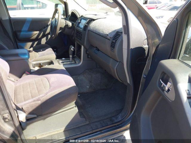 Nissan Pathfinder Se Image 9