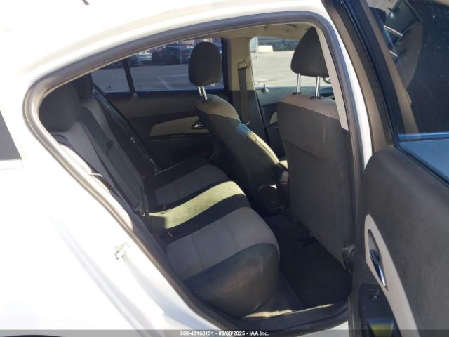 Chevrolet Cruze Ls Image 8