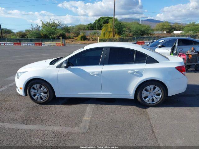 Chevrolet Cruze Ls Image 4