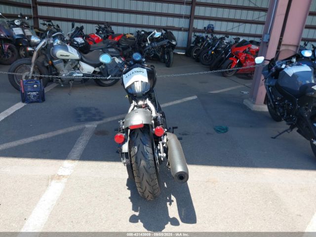 Indian Motorcycle Co Scout Sixty Bobber Image 8