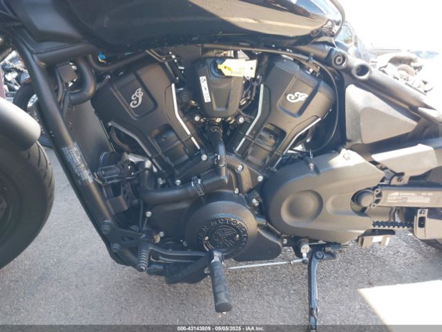 Indian Motorcycle Co Scout Sixty Bobber Image 5