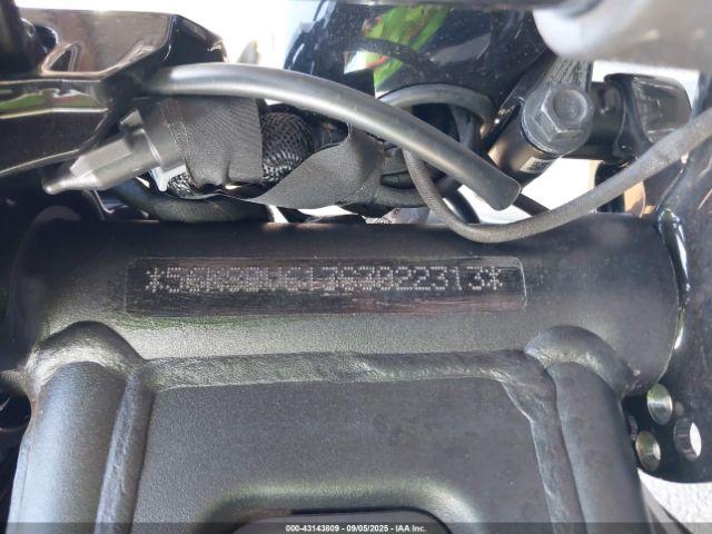 Indian Motorcycle Co Scout Sixty Bobber Image 10