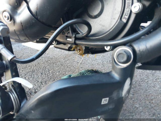 Indian Motorcycle Co Scout Sixty Bobber Image 13