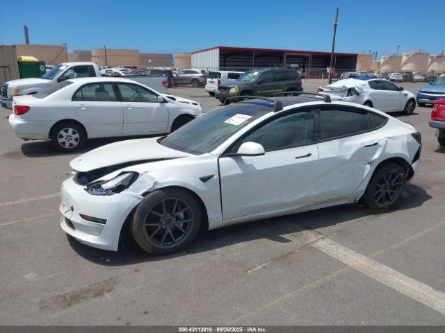 Tesla Model 3 Long Range Dual Motor All-wheel Drive Image 9