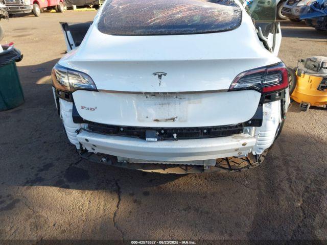 Tesla Model 3 Image 6