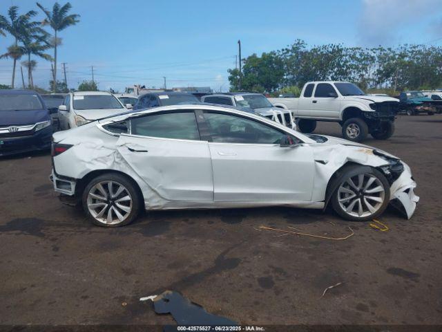 Tesla Model 3 Image 9