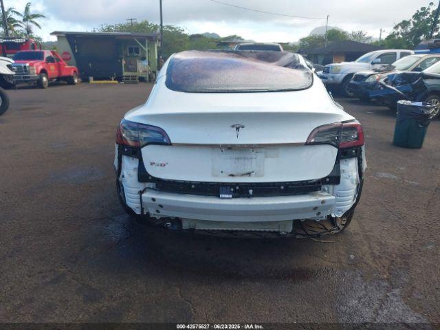 Tesla Model 3 Image 15