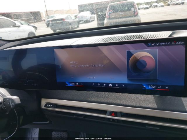 BMW iX Xdrive50 Image 17