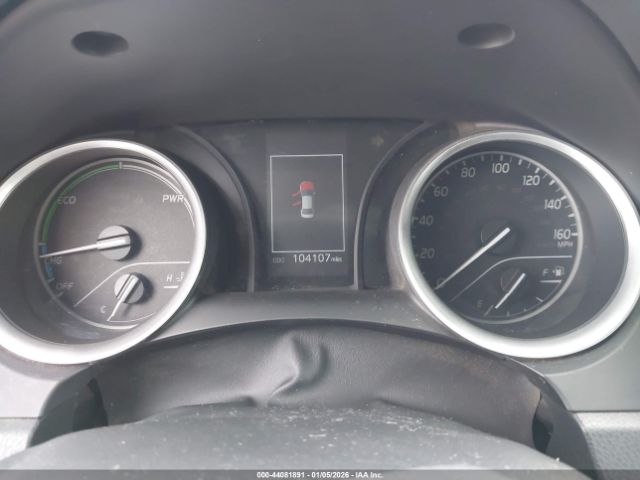 Toyota Camry Le Hybrid Image 7