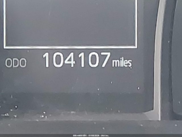 Toyota Camry Le Hybrid Image 13